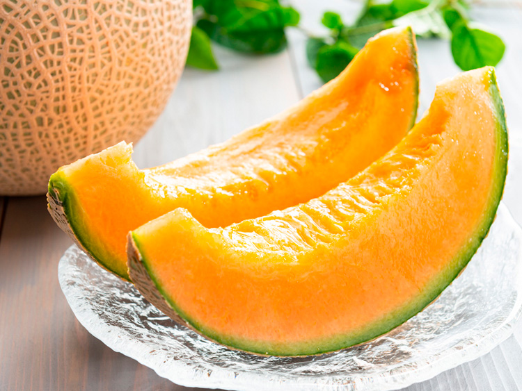 宮古島産の南国メロン（赤肉）